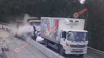 Видео столкновения на М-5: целая колонна автомобилей подмята под грузовик. 18+