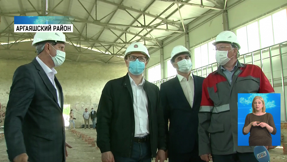 Губернатор продолжает поездки по региону