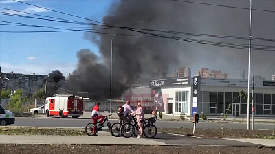 Пожар на Университетской набережной: видео очевидцев