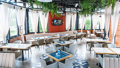 В Челябинске открылись фитнес-клубы и летние веранды