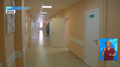 Мать подкидыша пытается вернуть его домой