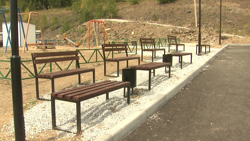 В Ленинске благоустраивают общественные территории