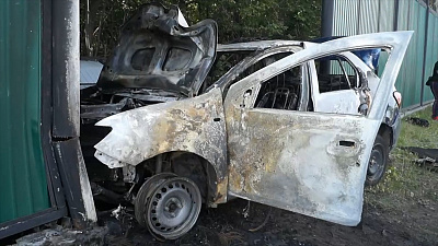 В Челябинске полностью выгорел легковой автомобиль