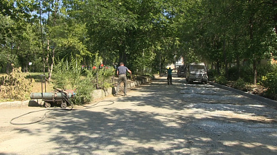 Продолжается благоустройство пешеходных зон дворца Автомобилестроителей