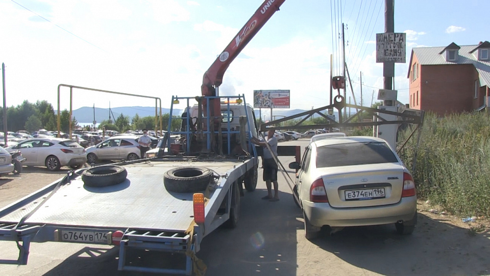 Борьба с неправильной парковкой на Тургояке
