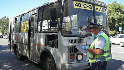 В Челябинске за сутки оштрафовали 90 водителей автобусов