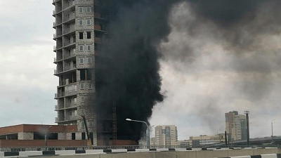 В центре Челябинска вспыхнул недострой