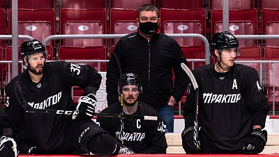 Главный тренер «Трактора» рассказал журналистам, как проходит предсезонка