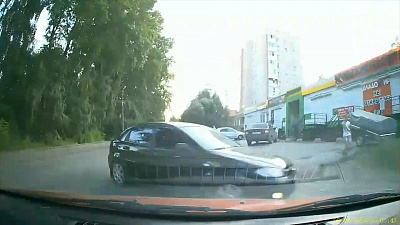 Экстренное торможение спасло от тяжелой аварии: видео из Златоуста