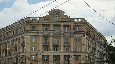 На площади Революции в Челябинске установили новые часы