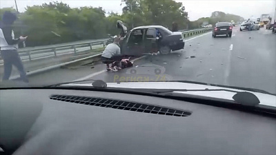 Авария у поворота на Новоказанцево попала на видео. 18+