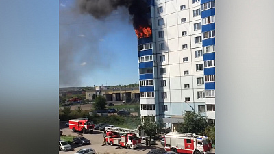 Пожар в Магнитогорске попал на видео