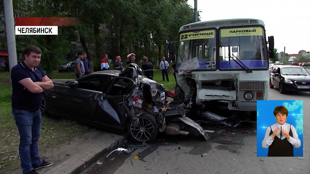 Иномарка съехала в кювет и перевернулась