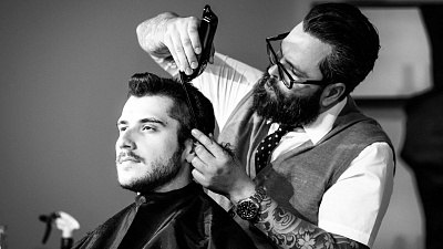 Идеальный образ барбера: от причёски до униформы