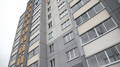 Переселенцам из Еманжелинского района вручили ключи от новых квартир в «Парковом»