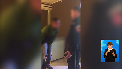 Челябинец пытался отобрать оружие у охранника