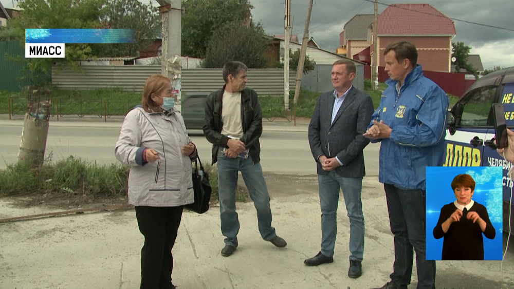 Партии выходят в народ с инициативами