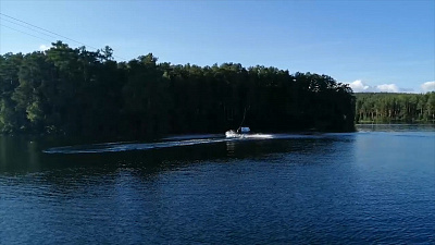 Новое водное развлечение попало на видео на озере Тургояк 