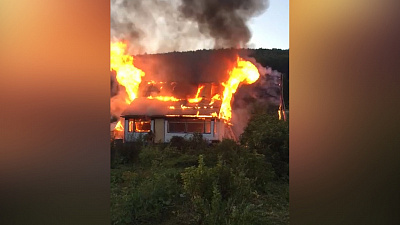 Пожар под Златоустом уничтожил садовый дом