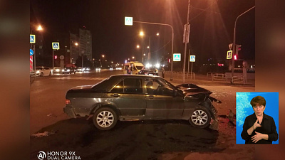 В Челябинске иномарка влетела в трамвай