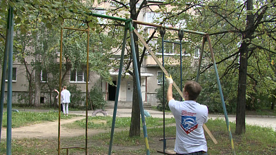 В Миассе продолжают благоустраивать детские площадки