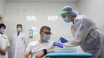 Алексей Текслер дал старт вакцинации от гриппа в Челябинской области