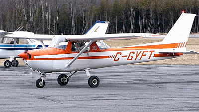 Челябинец за долги едва не лишился самолета и машины