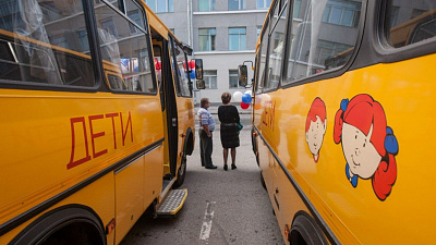 Алексей Текслер поручил обеспечить учеников школьными автобусами