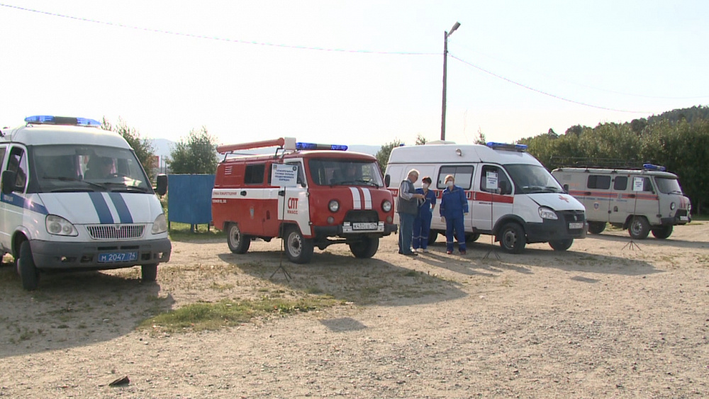Экстренные службы города провели учения на озере Тургояк