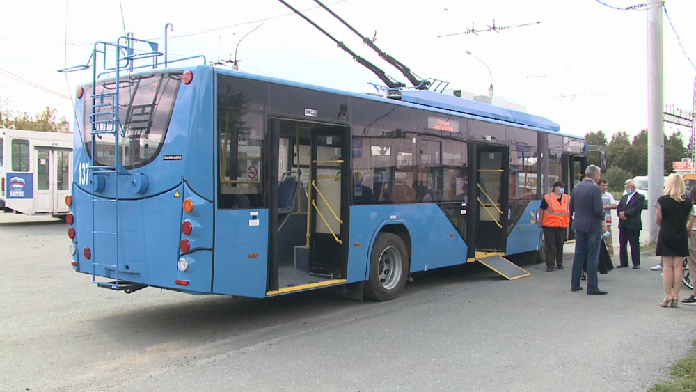 Новый троллейбус протестировали маломобильные миасцы