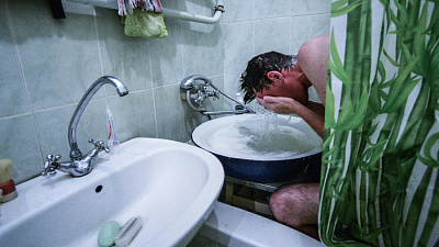 Мойтесь в тазиках. Жителей Металлургического района Челябинска на месяц оставили без воды