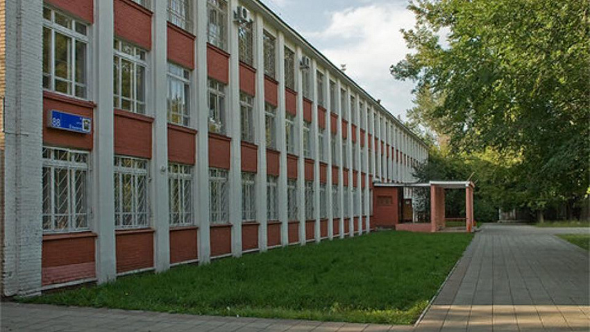 Сразу два класса в Челябинской области ушли на карантин по коронавирусу Сразу два класса в Челябинской области ушли на карантин по коронавирусу