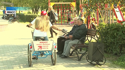 В городах Челябинской области ездят агитационные велосипеды