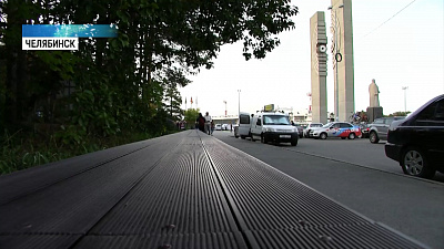 В Челябинске построили самую длинную скамью