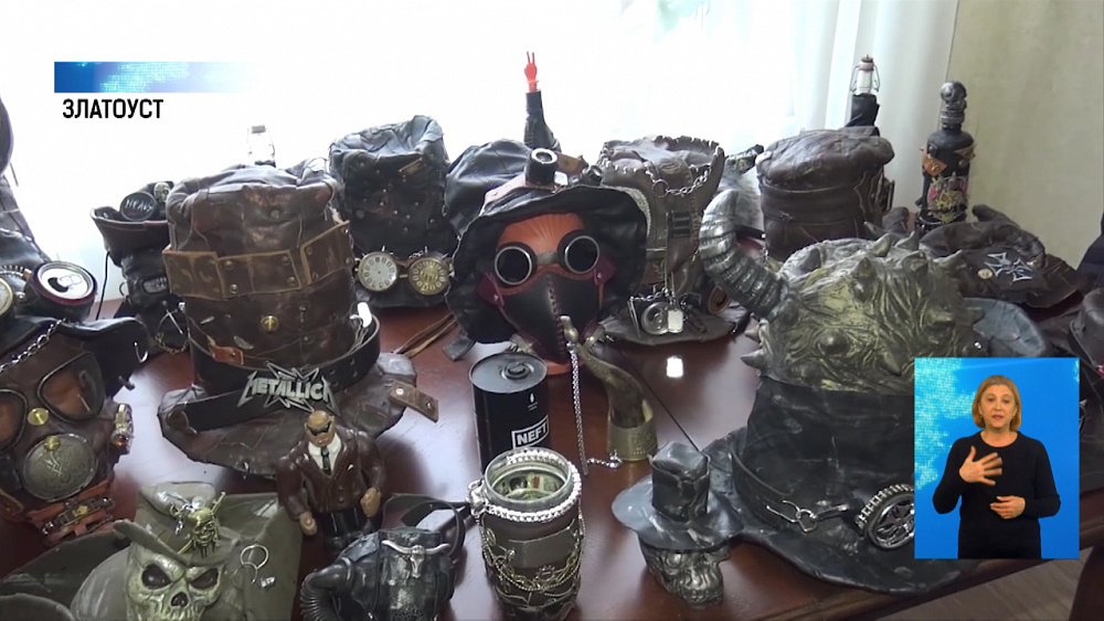 Златоустовец шьёт маски «устрашающие» COVID-19