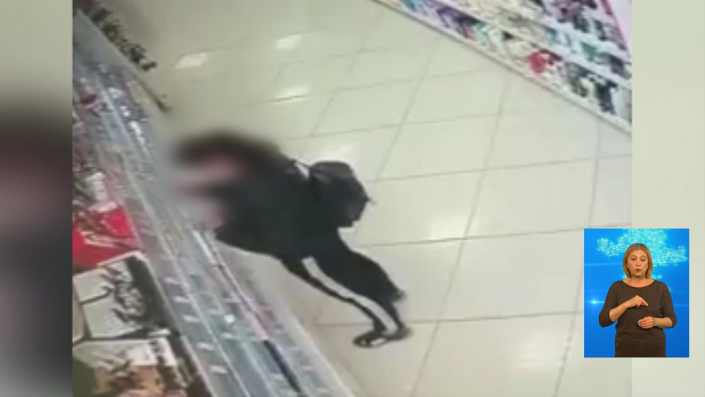 Челябинка украла косметику из магазина