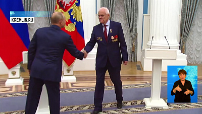 Физику из Снежинска присвоили звание Героя труда