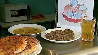 Горячие обеды подают холодными. Южноуральские общественники проверяют питание в школах