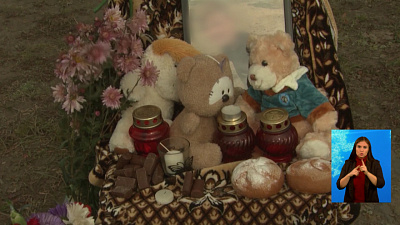 Пьяная автоледи сбила детей на скутере