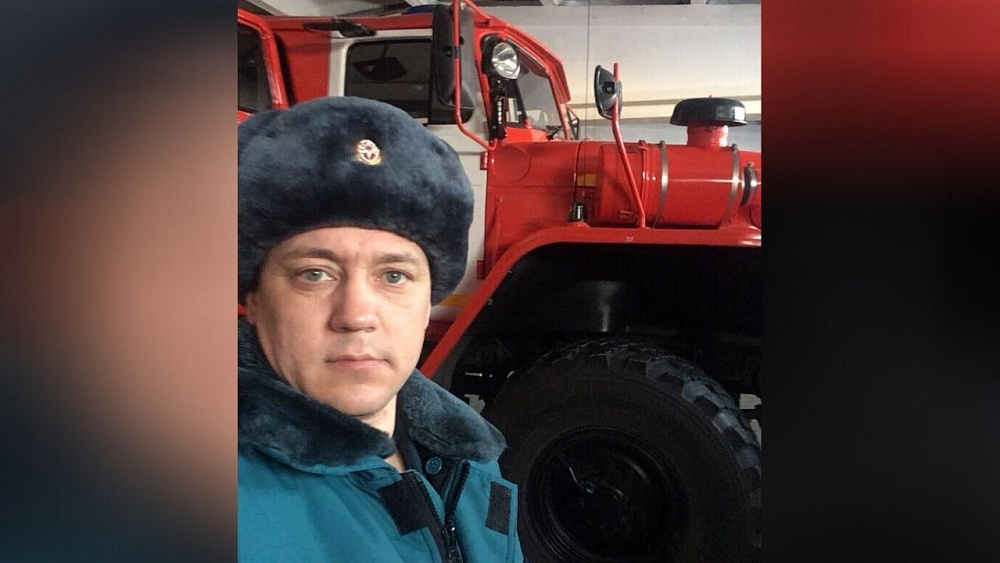 Массовое дтп 4 автомобиля. Водитель в троицке. Водитель в троицке. Водитель эвакуатора. Водитель в троицке.
