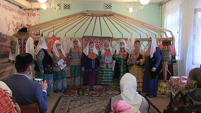 В ДНТ поздравляют людей элегантного возраста