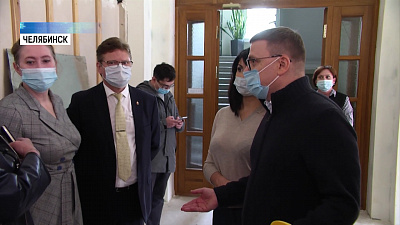 Губернатор отчитал минкульт за фасад «публички»