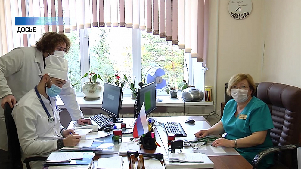 Россиянам рекомендуют провести выходные дома