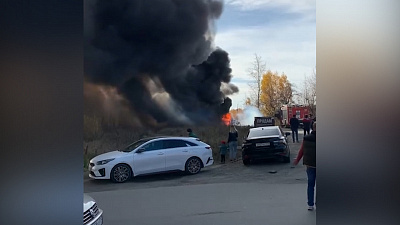 Видео автомобильного пожара на северо-западе Челябинска