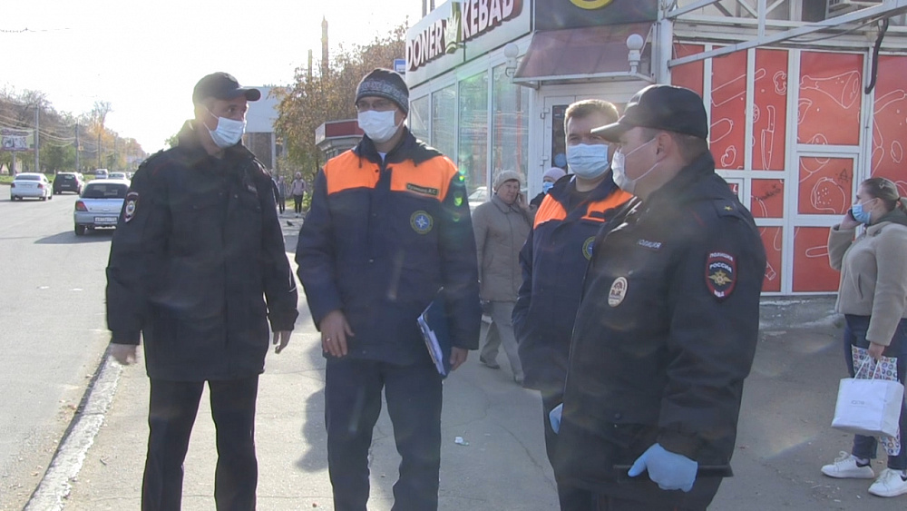 В Миассе проверяют соблюдение масочного режима