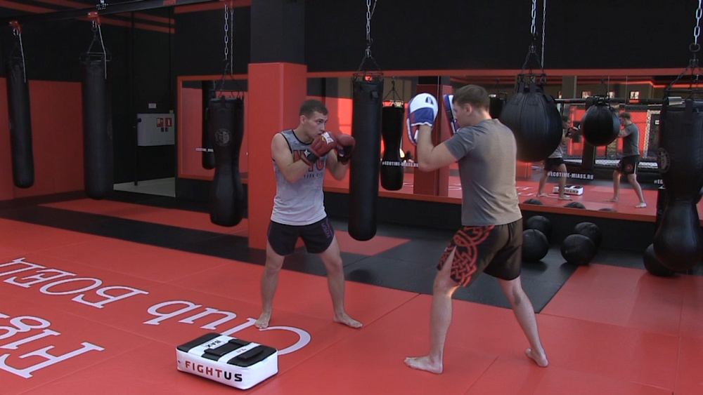 Боец из Миасса взял «золото» чемпионата области по рукопашному бою