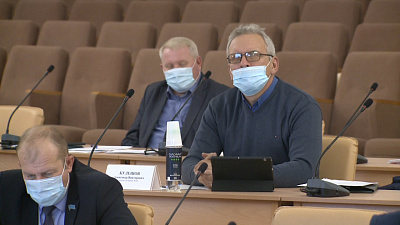 Депутаты поддержали установку двух мемориальных досок