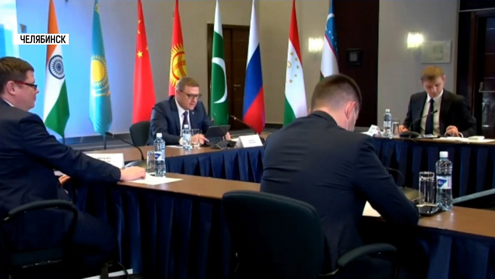 Губернатор Алексей Текслер провел «ШОС+»