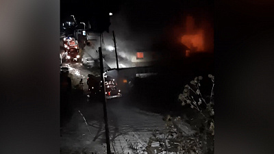 Серьезный пожар охватил жилой дом в Миассе