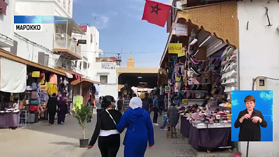 В Марокко появился трамвай в маске